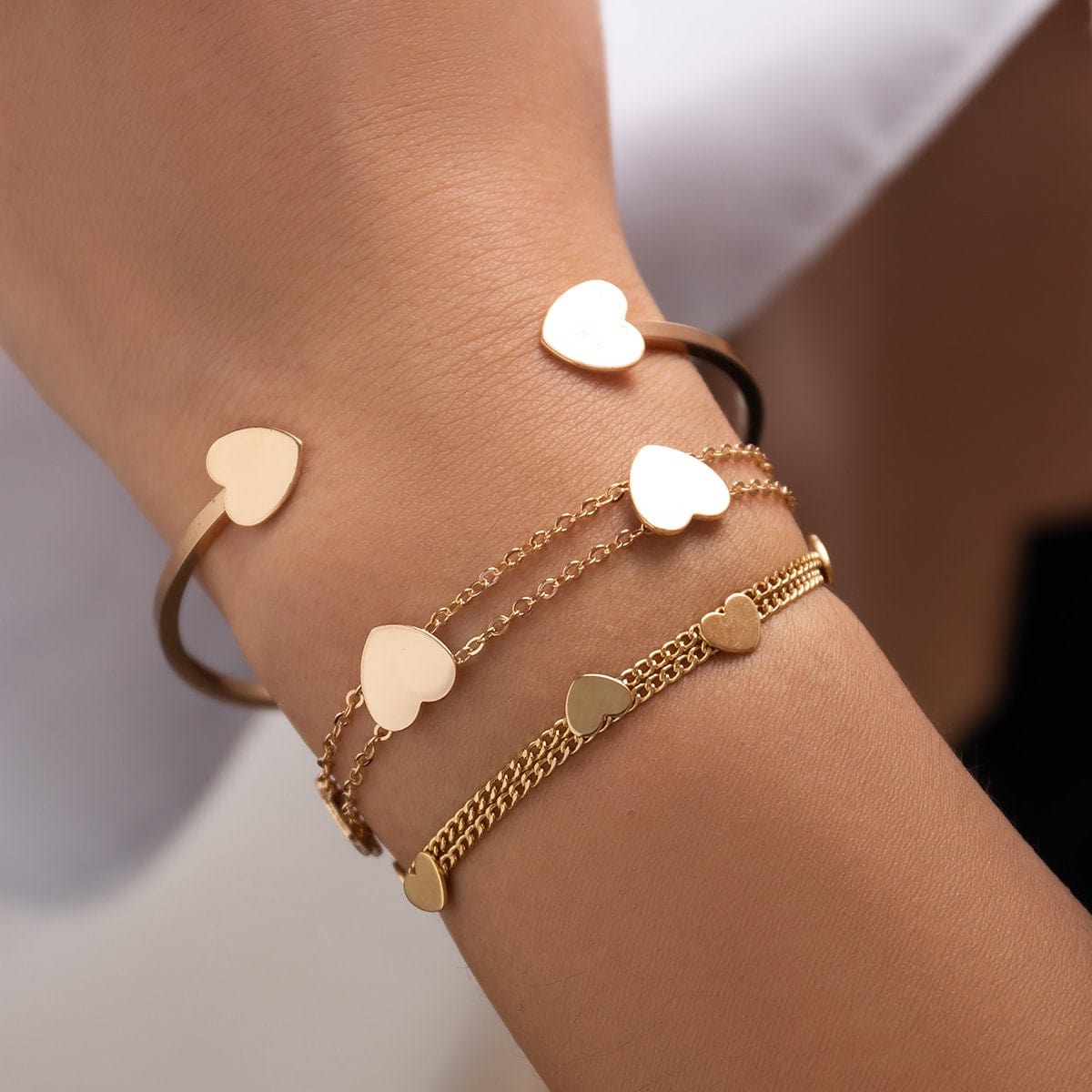 Dainty Heart Charm Stackable Bangle Bracelet Set