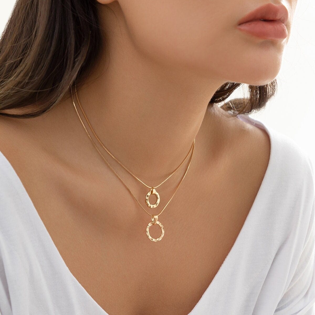Dainty Layered Metallic Halo Pendant Chain Necklace Set