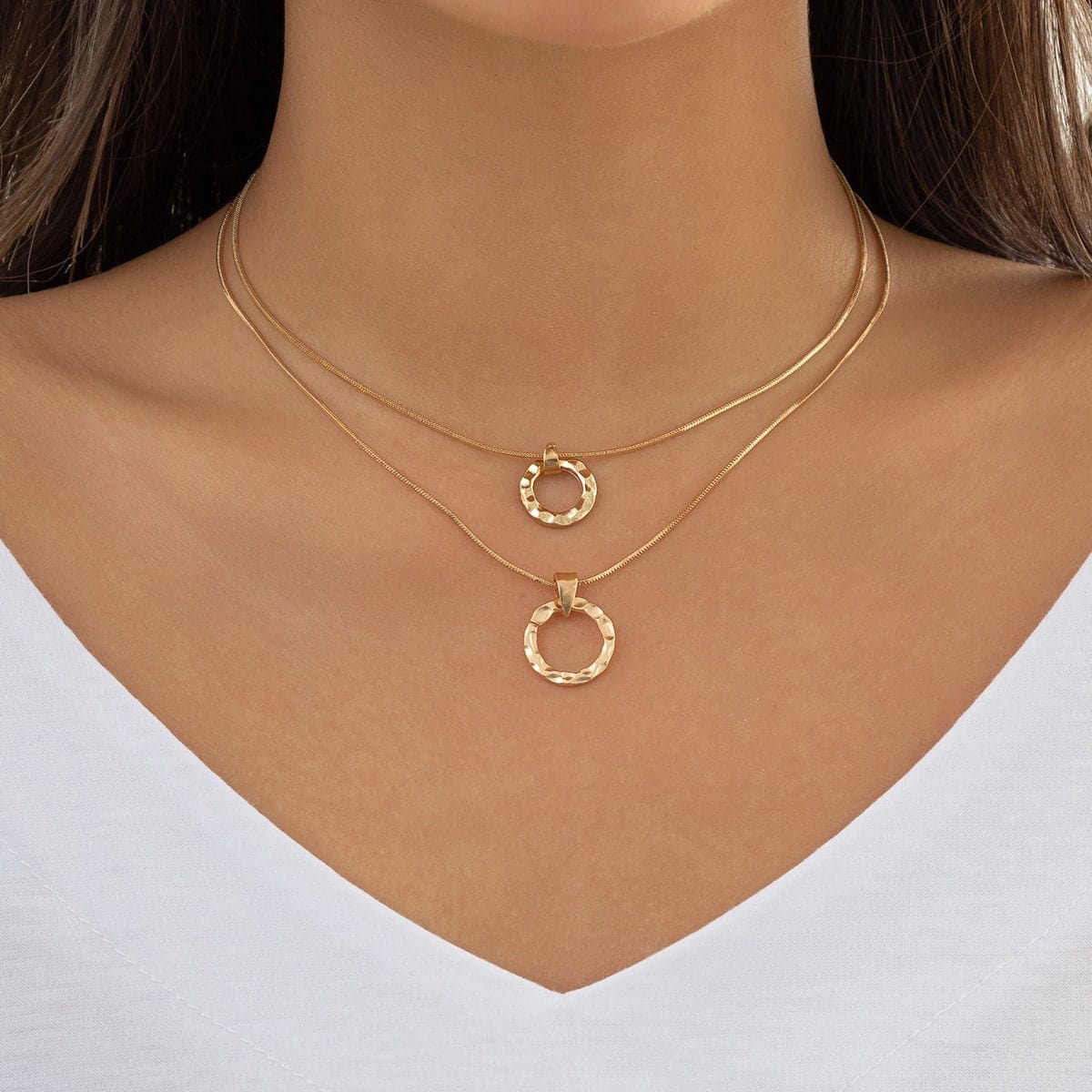 Dainty Layered Metallic Halo Pendant Chain Necklace Set