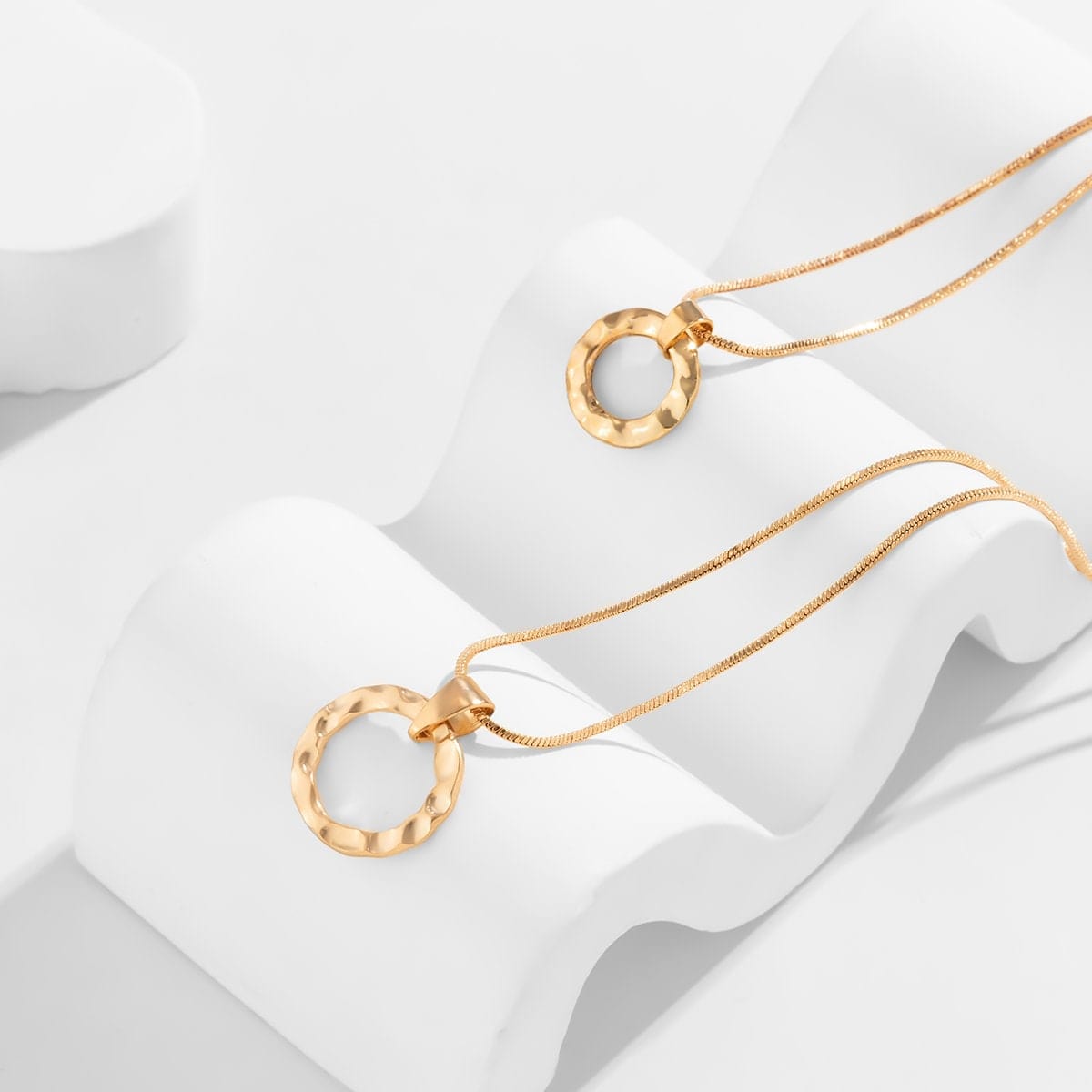 Dainty Layered Metallic Halo Pendant Chain Necklace Set